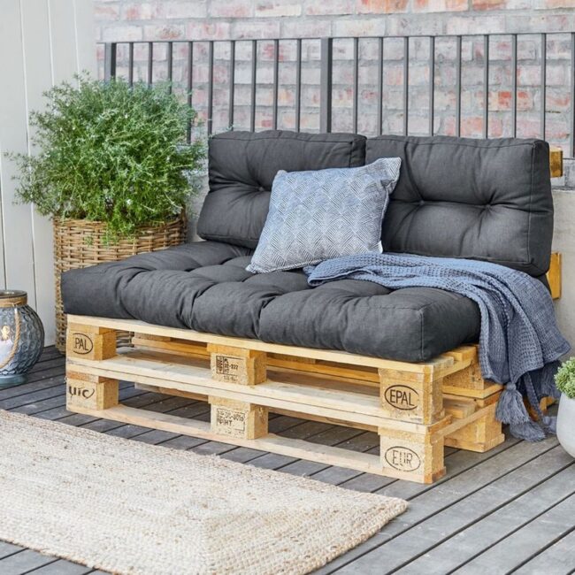 Compact Pallet Loveseat for Intimate Settings