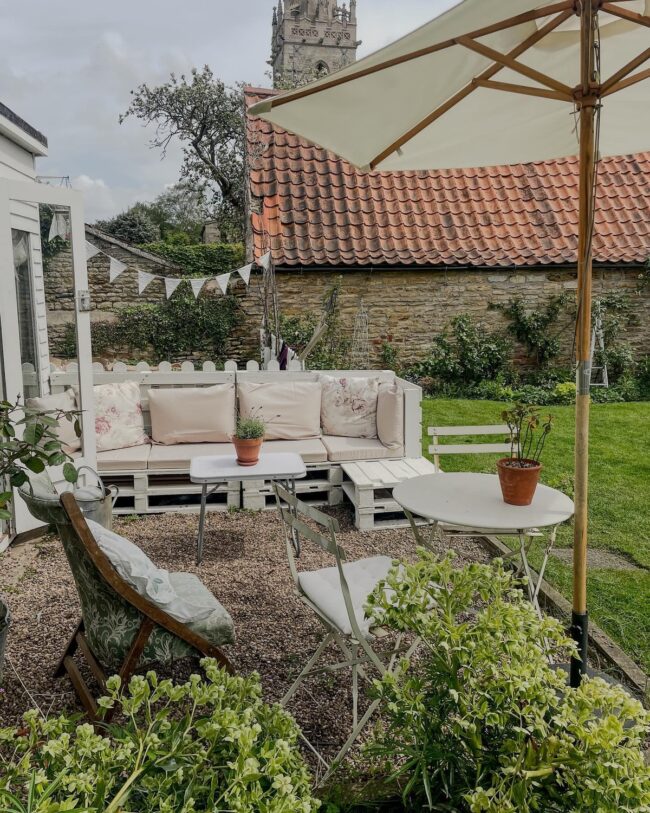 Charming Garden Seating Arrangement