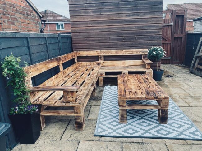 Rustic Pallet Lounge Ensemble
