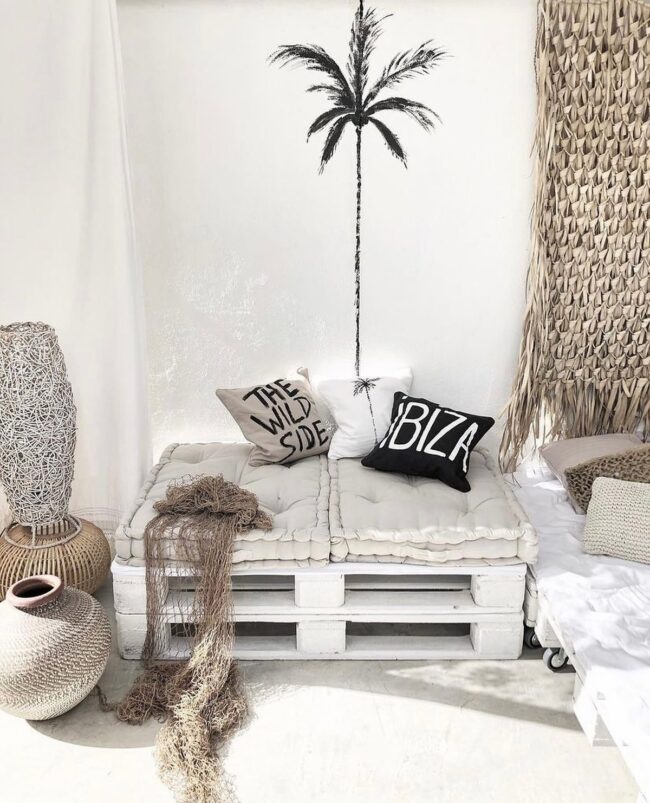 Minimalist Outdoor Daybed